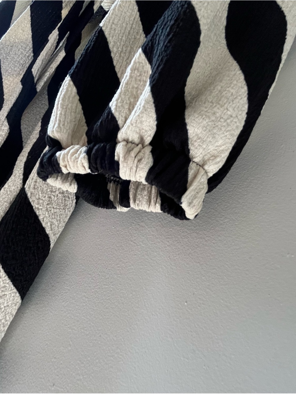 H&M Black and Cream Diagonal Wrap Midi Dress - Picture 6 of 8